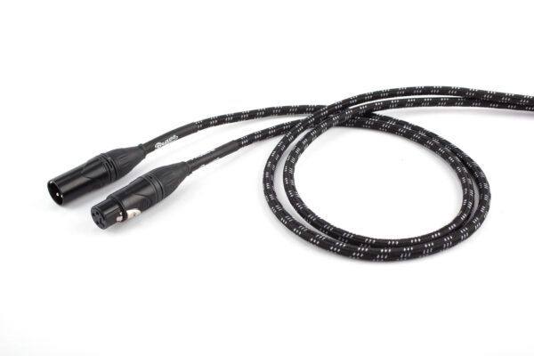 CABLE DE MICROFONO Cable de micrófono Proel Brave BRV250LU10BW. Conectores XLR 3P - XLR 3P. Cable de PVC flexible con cubierta de algodón acabado color negro/ blanco