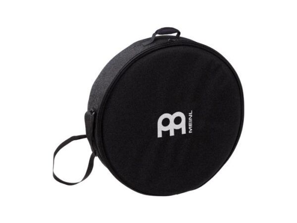 FUNDA / ESTUCHE PARA INSTRUMENTO DE PERCUSION 'Funda profesional de tambor de 18''. Hecha en Nylon y con colgador. Acabado en negro. Los bolsos Professional Bendir son ideales para transportar seguramente todos los tambores Frame de este tamaño. Están compuestos de nailon resistente con costuras reforzadas. Las cómodas manijas y la correa para los hombros facilitan el cómodo transporte. Características Principales:Cierre dobleMaterial: nylonInterior acolchado'