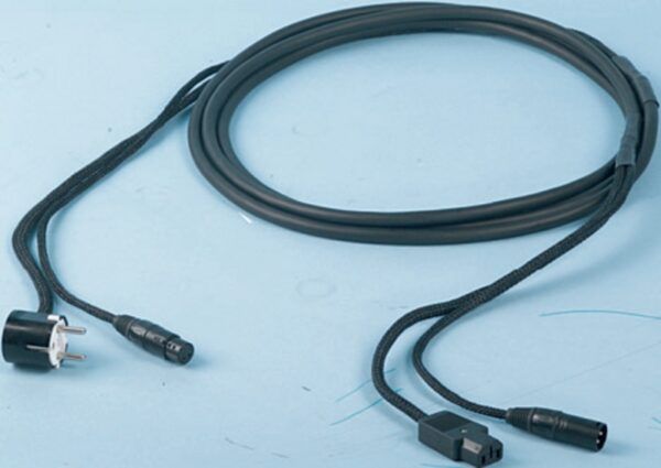 CABLE CORRIENTE Y AUDIO Cable Phono-Rete: en un mismo cable incorpora tres conductores para corriente aislados individualmente y un par de conductores aislado para señal. Con conectores 16A Shucko y XLRh en un extremo y EC tripolar y XLRm en el otro. 10m.