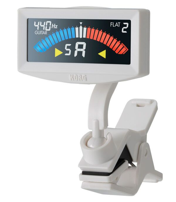 temperamento igual. Precisión de Detección: +/- 0.1 centésimas (afinación fina). Rango de Afinación (onda sinusoidal): Cromático: A0 (27.50Hz)- C8 (4186Hz). Guitarra: B1 flat5 (46.25Hz) - E4 capo7 (493.88Hz). Bajo: B0 flat5 B0 flat5 (23.12Hz) - C3 (130.81Hz). Tono de Referencia: 436 - 445 Hz (pasos de 1 Hz). Afinación caída (Flat): 1 - 5 semitonos (en pasos de semitono). Afinación Capotasto (cejilla): 1 - 7 semitonos (en pasos de semitono). Dimensiones (An x Pr x Al): 63 x 56 x 25 mm (tamaño mínimo). Peso: 21 g. (incluyendo batería). Duración de la Batería: Aproximadamente 24 horas (afinador funcionando continuamente