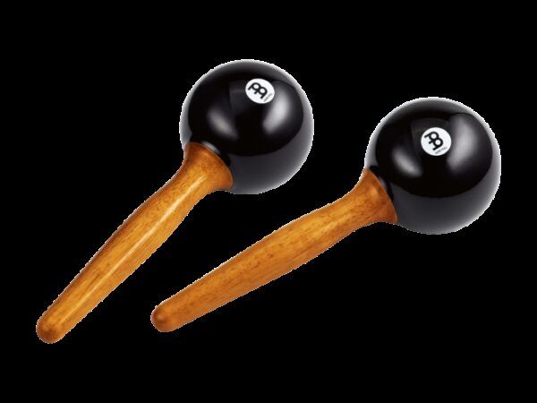 MARACAS Maracas de plástico negro PM1BK. Estas maracas plásticas livianas brindan estabilidad y un sonido fuerte y que sobre sale en la mezcla con claridad. Mango de madera con forma ergonómica.Características Principales:Material: Plástico ABSLongitud: 27 cmForma ergonómica